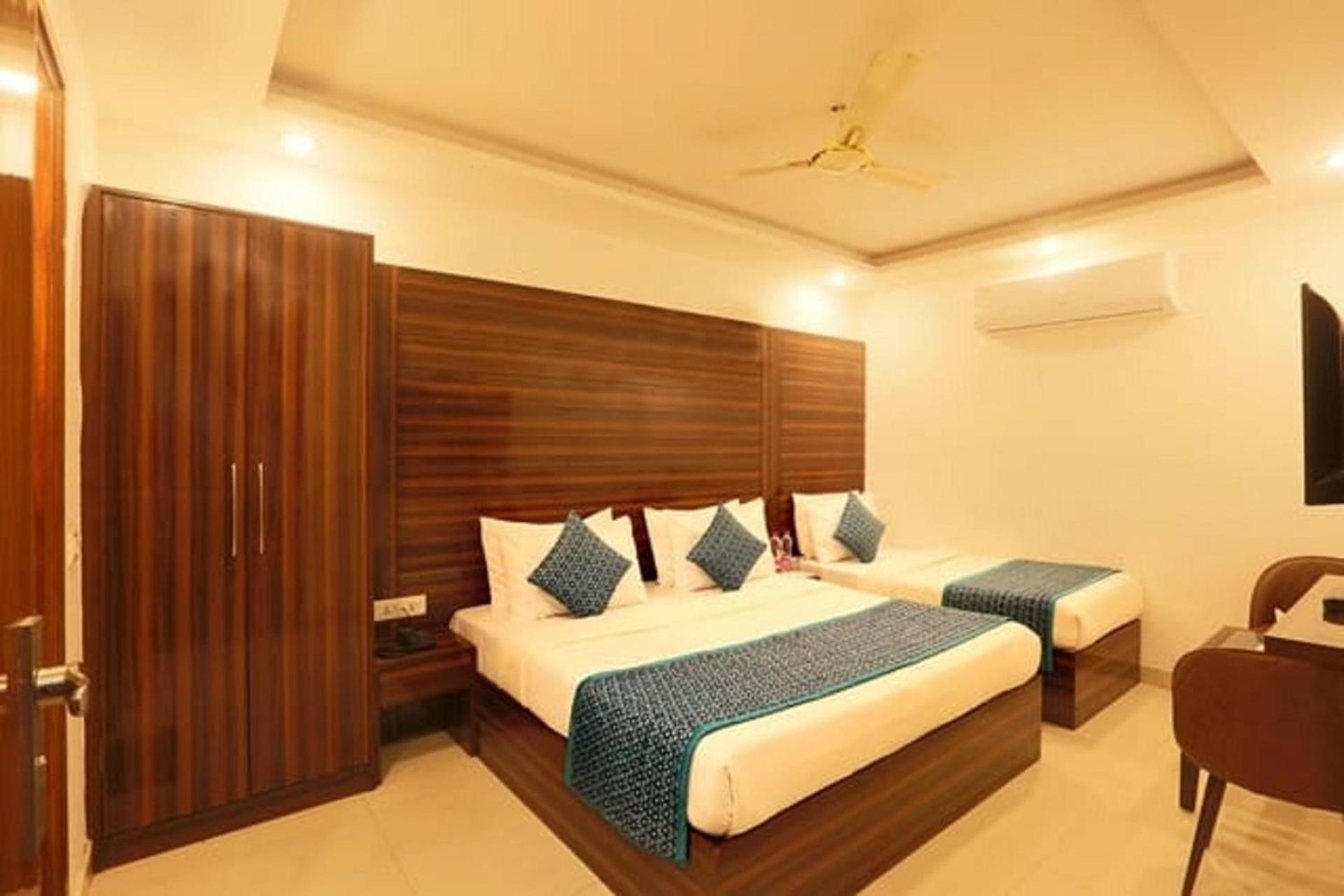 Airport Hotel Chanakya Delhi Ню Делхи Екстериор снимка