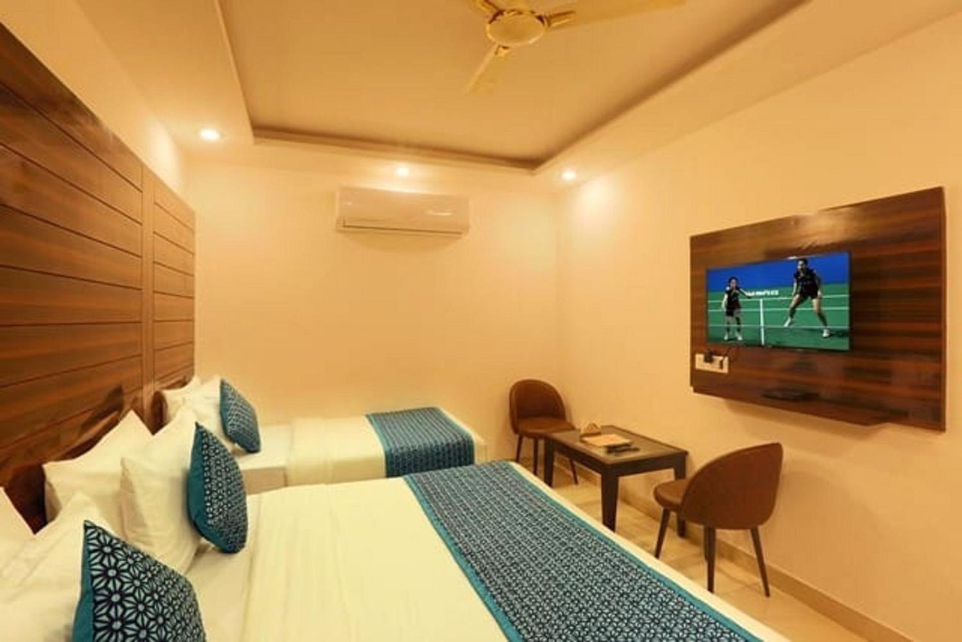 Airport Hotel Chanakya Delhi Ню Делхи Екстериор снимка