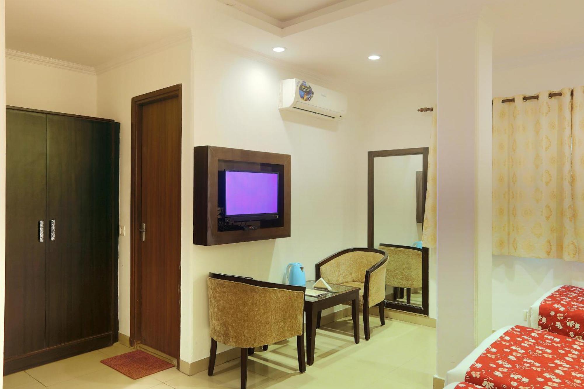 Airport Hotel Chanakya Delhi Ню Делхи Екстериор снимка