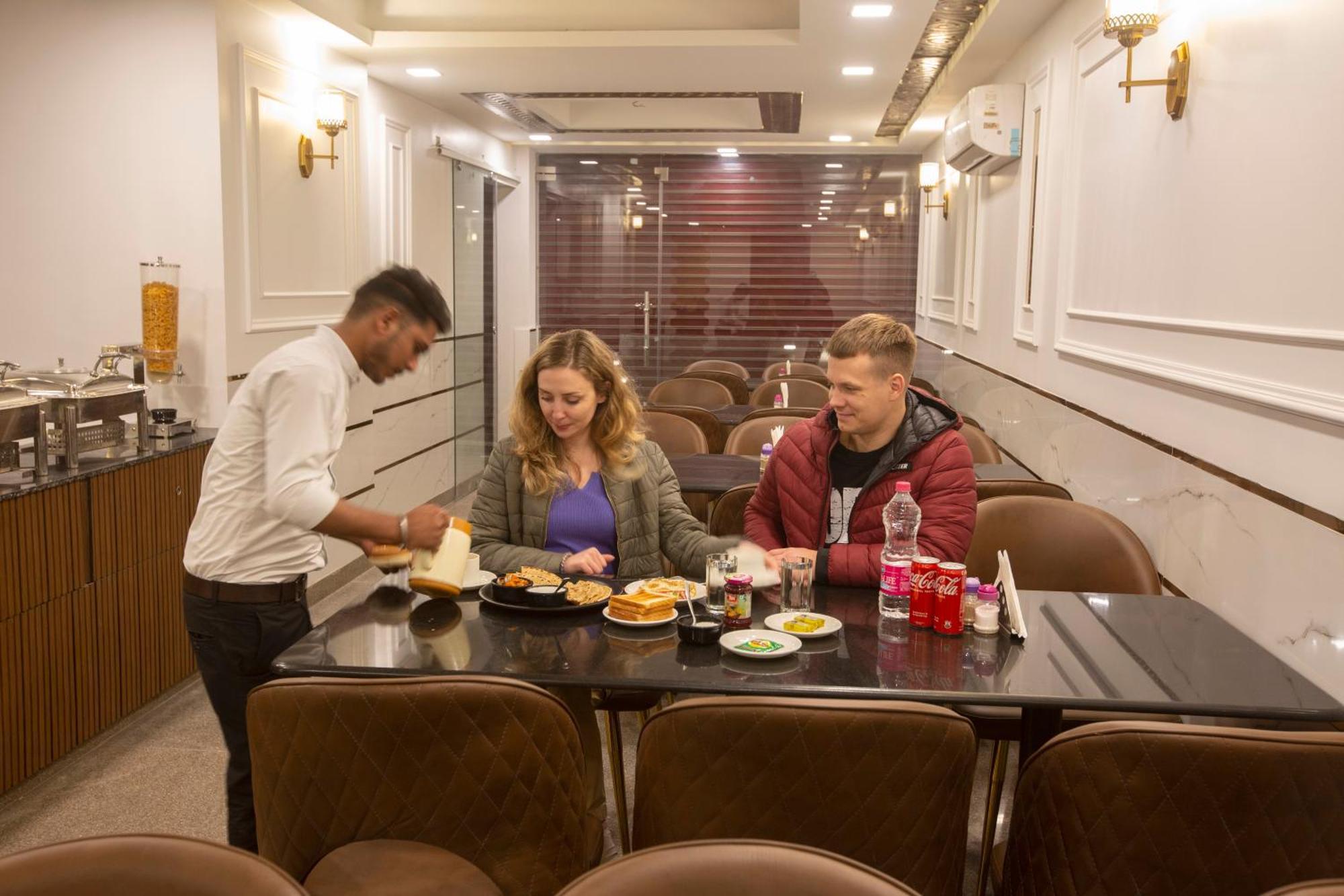 Airport Hotel Chanakya Delhi Ню Делхи Екстериор снимка
