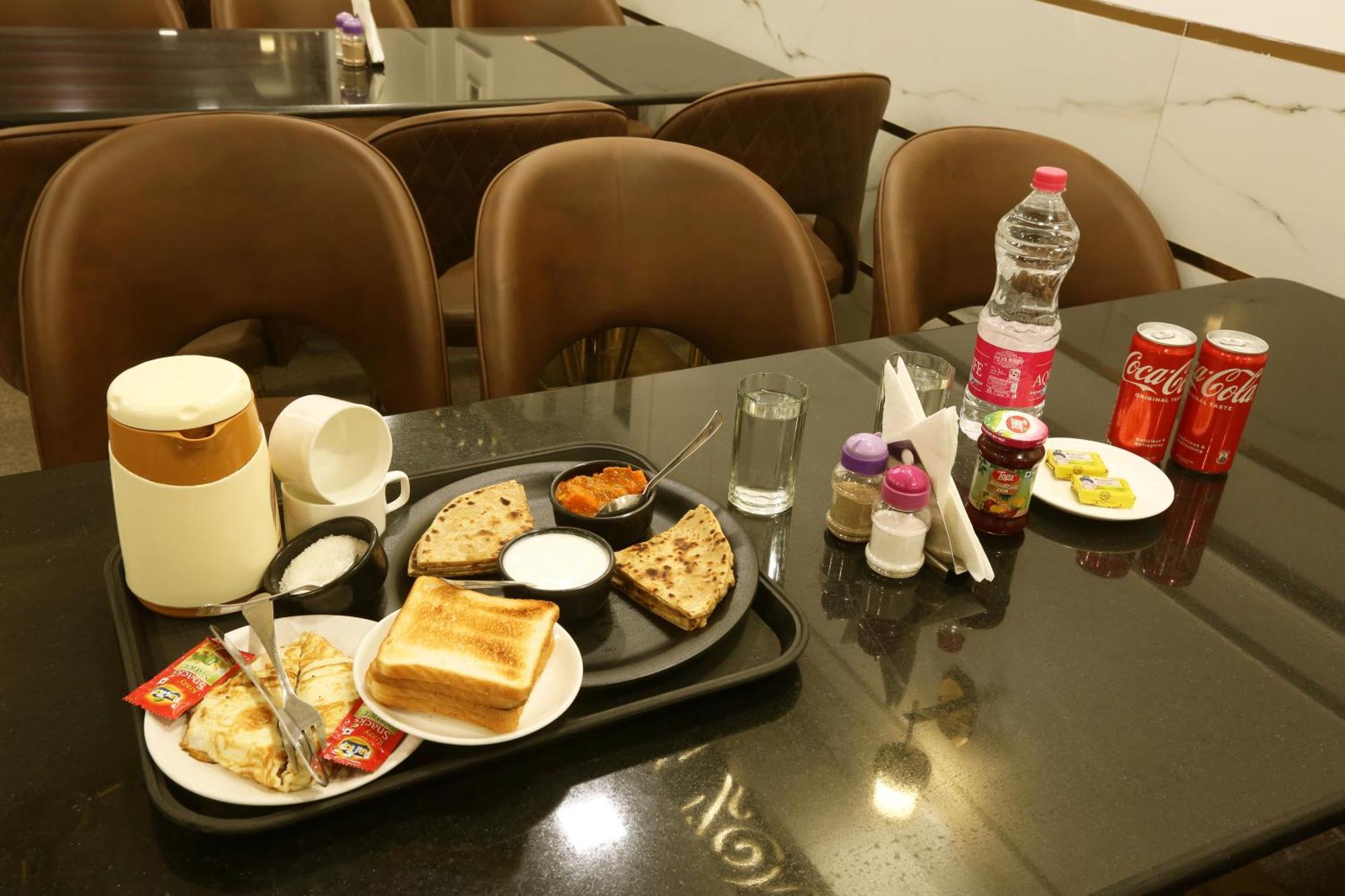 Airport Hotel Chanakya Delhi Ню Делхи Екстериор снимка