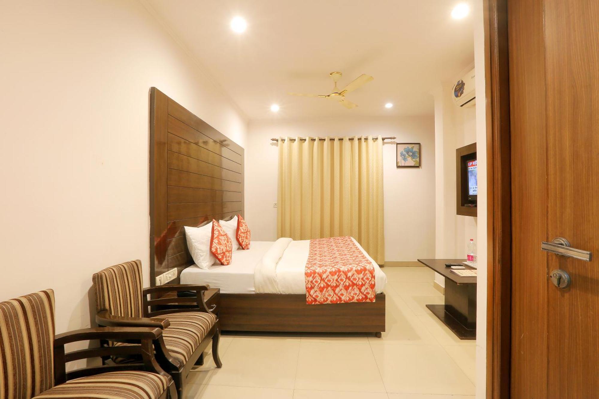 Airport Hotel Chanakya Delhi Ню Делхи Екстериор снимка