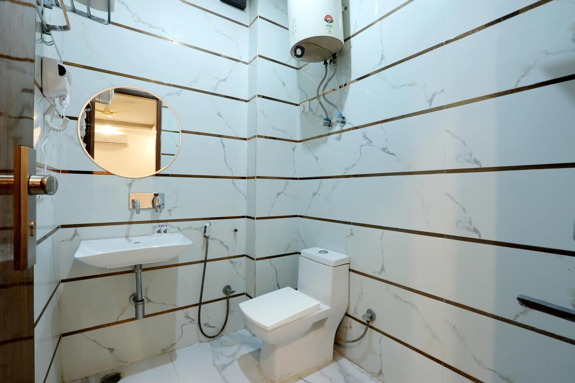 Airport Hotel Chanakya Delhi Ню Делхи Екстериор снимка