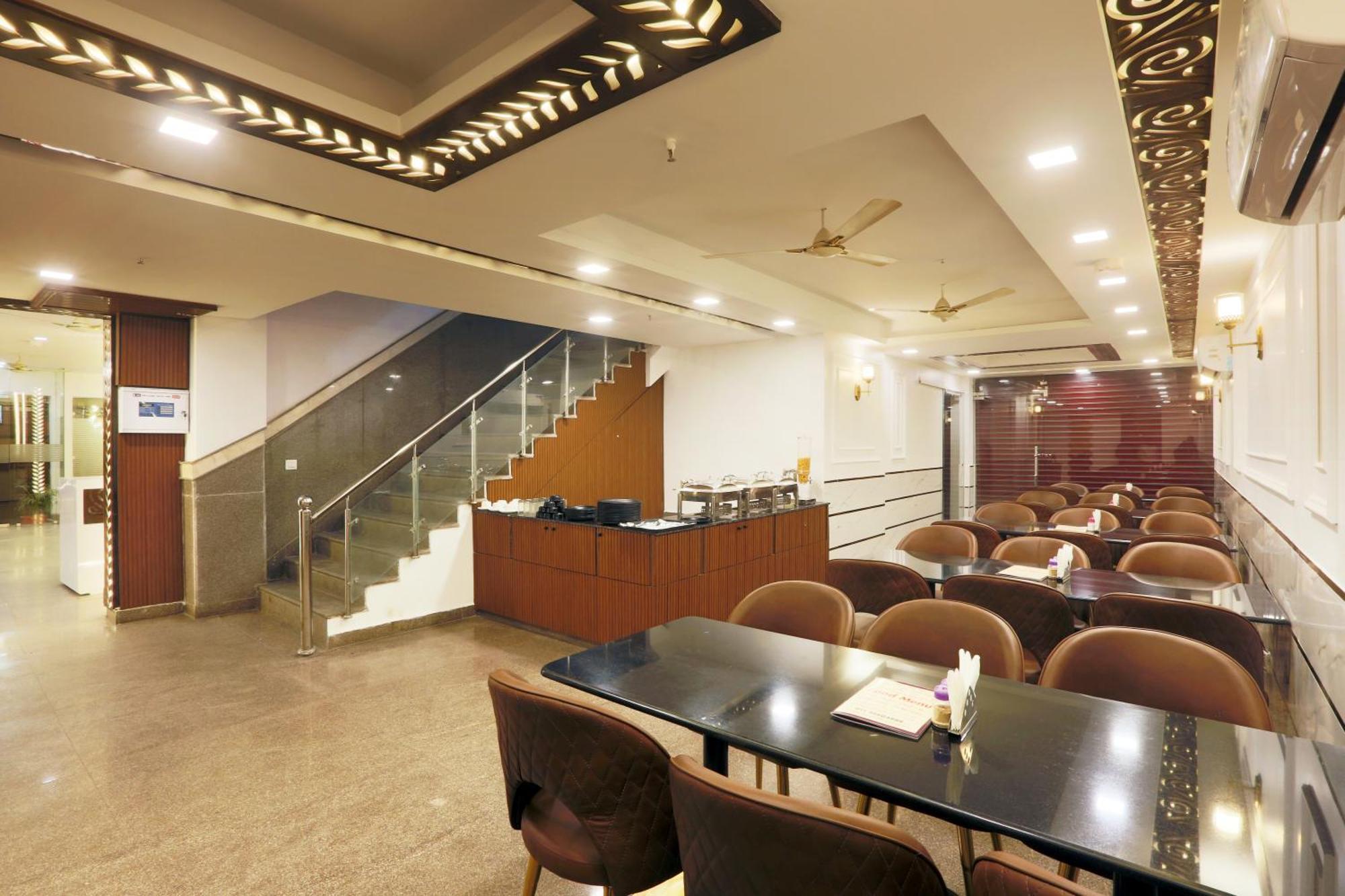 Airport Hotel Chanakya Delhi Ню Делхи Екстериор снимка